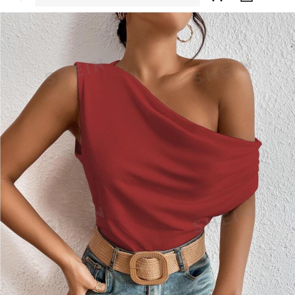 Red top ❤️
